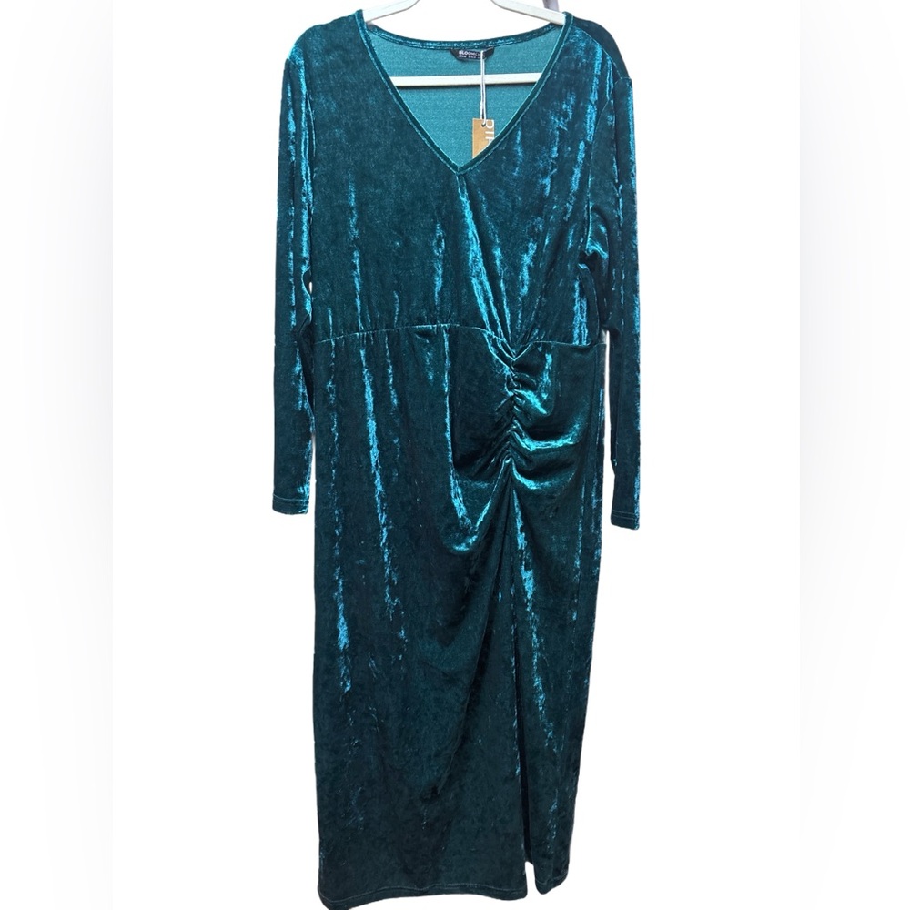 MWT BloomChic Green Velvet Midi Dress- SZ 14/16